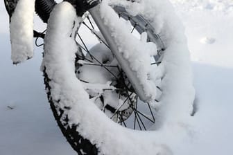 Im Winter sollten Sie Ihr Motorrad abdecken um es vor Rost zu schützen