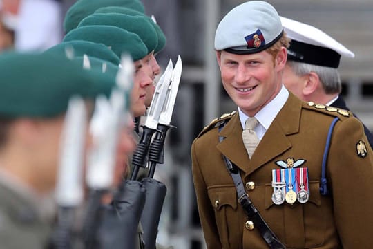 Prinz Harry will seine Karriere beim Militär weiter ausbauen.