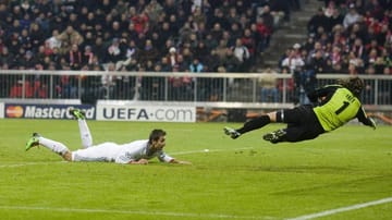 Champions-League-Saison 2009/10, Achtelfinale Hinspiel, FC Bayern München gegen den AC Florenz: 89. Minute. Miroslav Klose erzielt den 2:1-Siegtreffer per Flugkopfball. Im Rückspiel unterliegen die Bayern zwar mit 2:3, qualifizieren sich jedoch durch die Auswärtstor-Regel für das Viertelfinale.