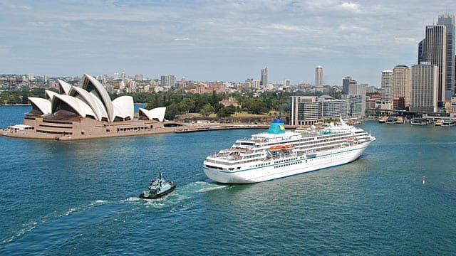 Der Hafen von Sydney ist eines der Pflichtziele auf jeder Kreuzfahrt um die Welt.