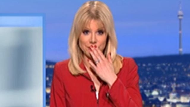 Die SWR-Moderatorin versucht sich noch zu beherrschen. Tatjana Geßler kann gegen den Schluckauf allerdings wenig ausrichten.