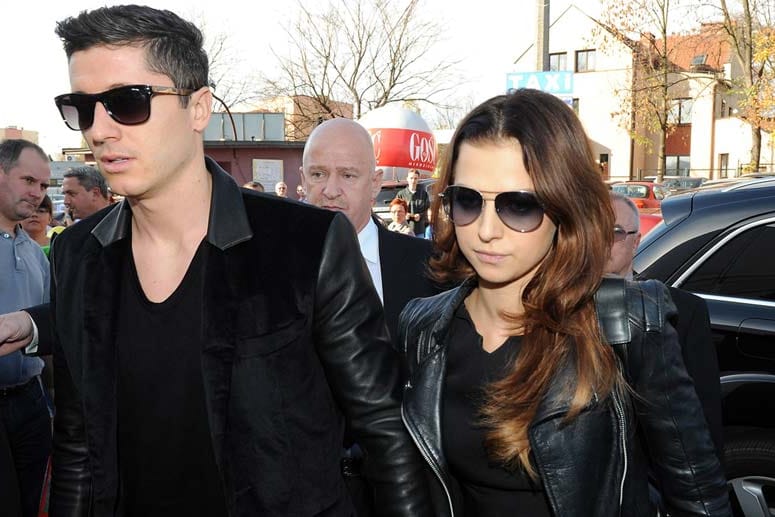 Hat Robert Lewandowski (hier mit seiner Frau Anna auf einem Archiv-Foto) einen 17-Jährigen geschlagen?
