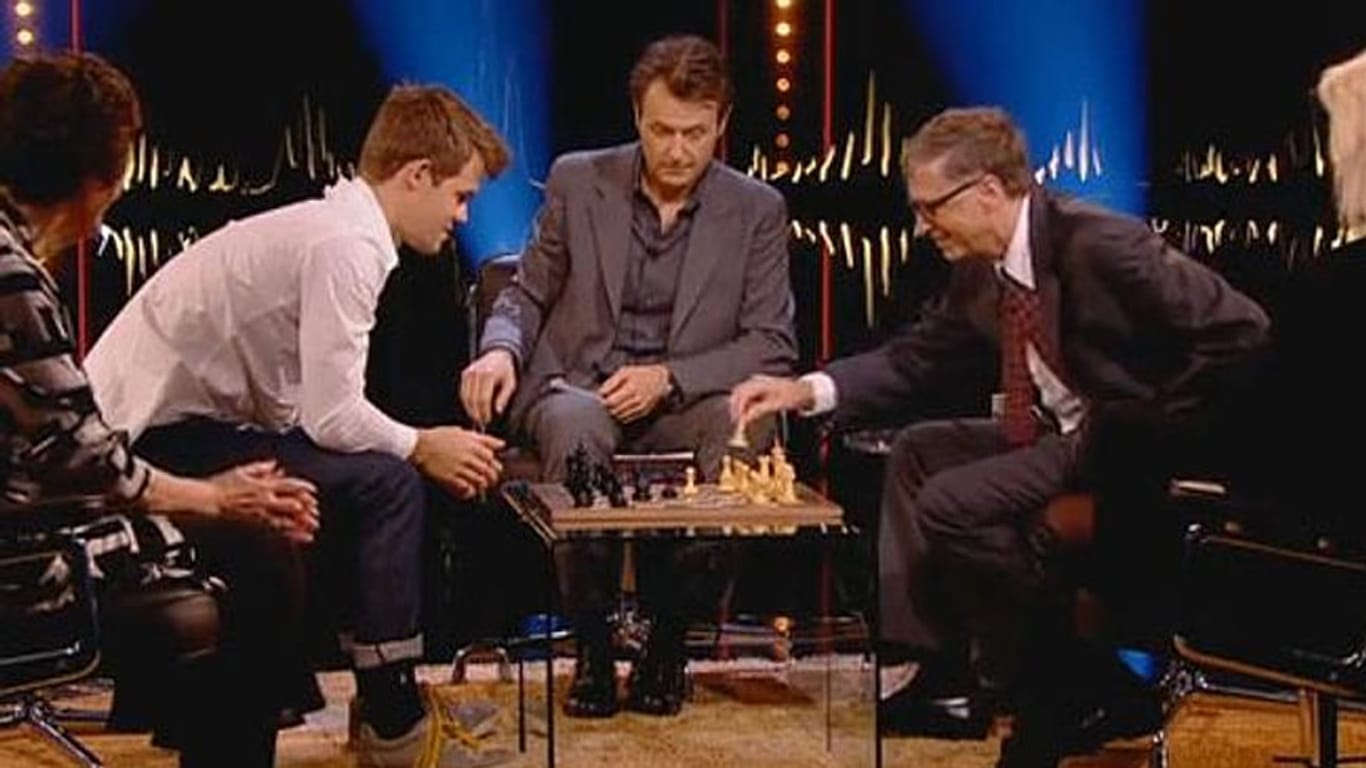 Bill Gates verliert gegen Weltmeister Magnus Carlsen im Schach