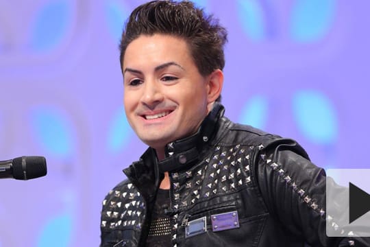 Man hätte ihn fast nicht wieder erkannt: Bei seinem mittlerweile elften DSDS-Auftritt versuchte Dauerkandidat Menderes Bagci mit seinem neuen Look zu glänzen.