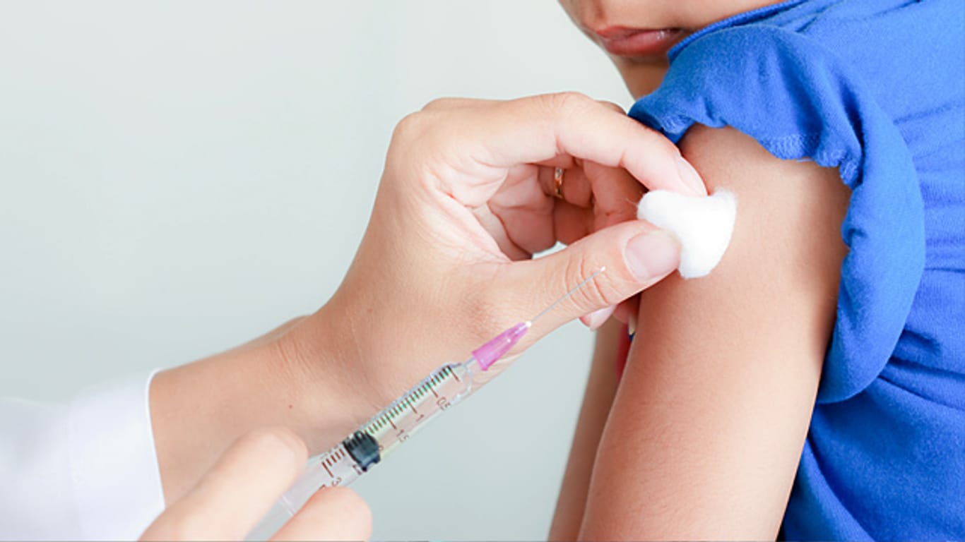 Kinderärzte warnen: Die Kombinationsimpfstoffe gegen Masern, Mumps, Röteln und Windpocken als auch der Einzelimpfstoff gegen Windpocken sind derzeit knapp.