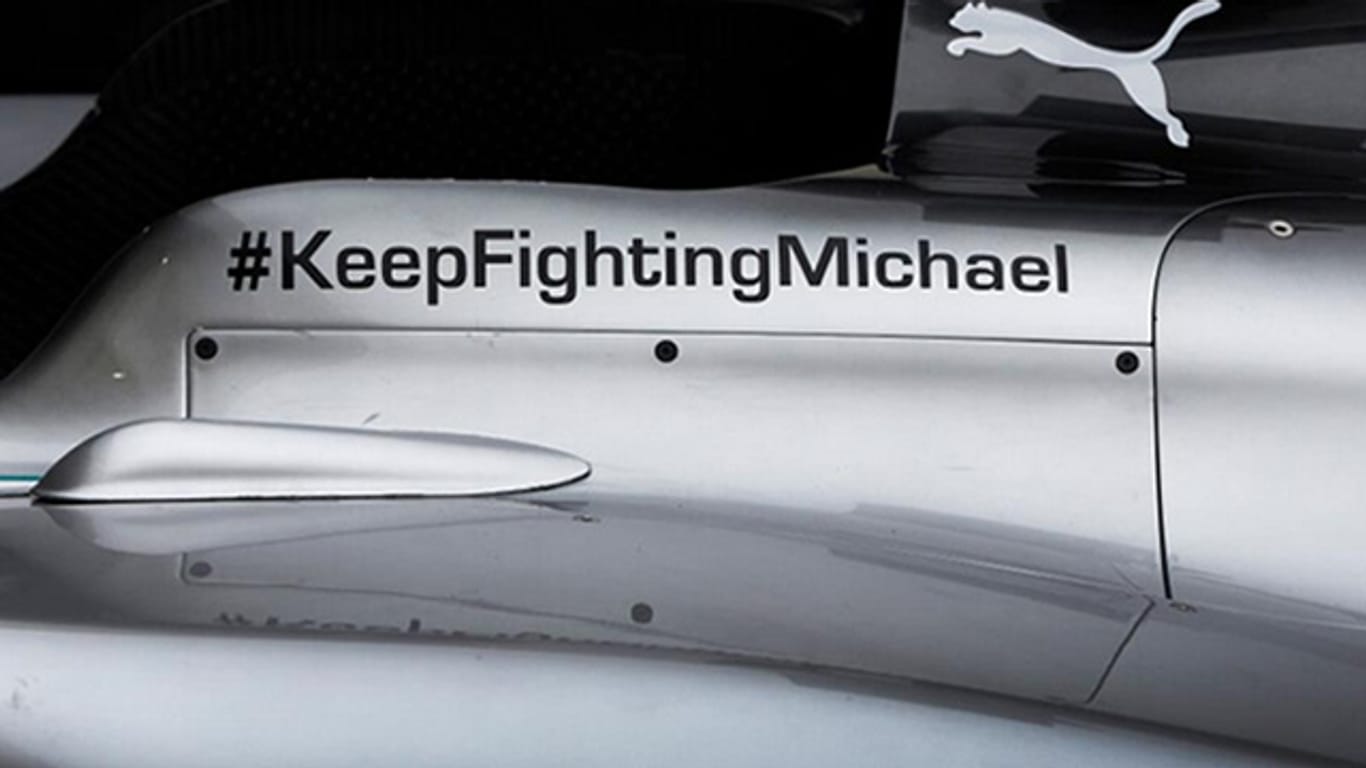 Mercedes soll auf den neuen Silberpfeil eine Botschaft für Michael Schumacher lackieren.