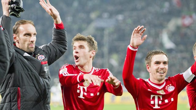 Ablösefrei wie Tom Starke (li.) oder aus der eigenen Jugend wie Philipp Lahm (re.) und Thomas Müller: Nicht jeder Bayern-Star muss viel kosten. Ablösefrei wie Tom Starke (li.) oder aus der eigenen Jugend wie Philipp Lahm (re.) und Thomas Müller: Nicht jeder Bayern-Star muss viel kosten.