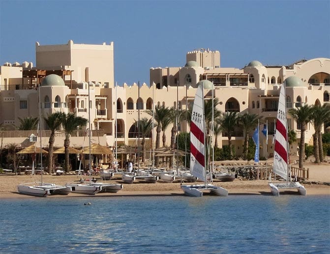 Ägypten: Der "Robinson Club Soma Bay" in Soma Bay ist eine Urlaubs-Perle zwischen Wüste und Rotem Meer. Ob Tauchen, Segeln, Kitesurfen - die Region ist ein wahres Eldorado für Wassersportler.