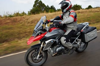 Trotz einiger Schwächen ist BMW mit der neuen R 1200 GS ein großer Wurf gelungen.