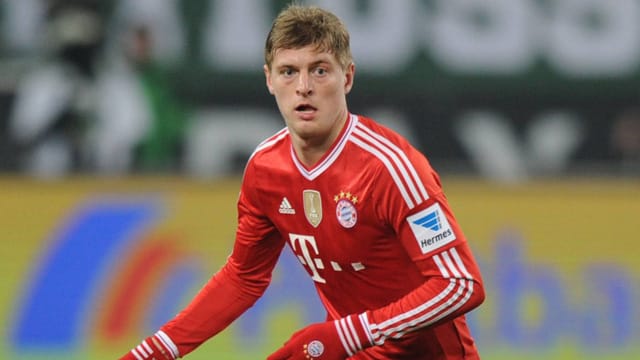 Bayerns Mittelfeld-Profi Toni Kroos würde seinen Vertrag gerne verlängern - zu besseren Konditionen. Bayerns Mittelfeld-Profi Toni Kroos würde seinen Vertrag gerne verlängern - zu besseren Konditionen.