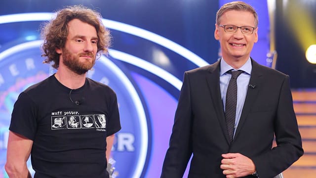 Aufgedrehter Moderator: Gut gelaunter Jauch verpasst fast das Show-Ende