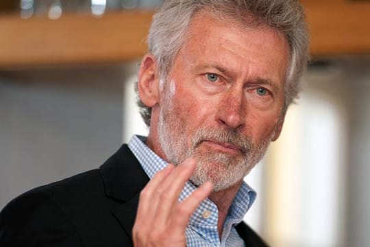 Bayern-Legende Paul Breitner ist derzeit nicht gut auf BVB-Boss Hans-Joachim Watzke zu sprechen.
