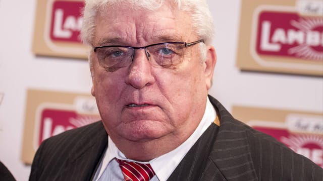 Hans Meiser kritisiert das Fernsehen. Hans Meiser kritisiert das Fernsehen.
