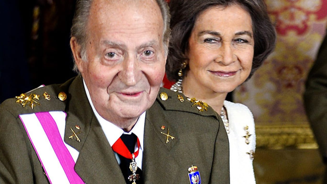 Juan Carlos zahlt Königin Sofía