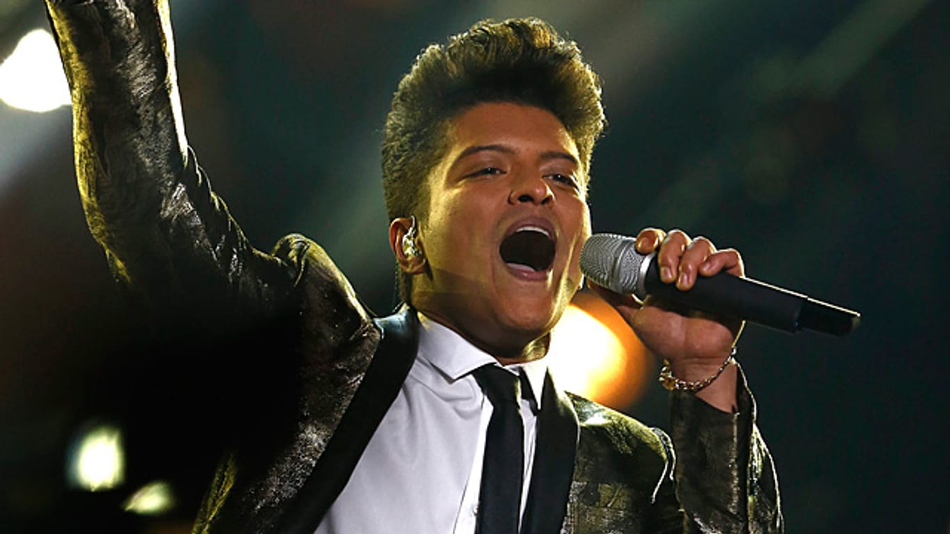 Stimmgewaltig: Bruno Mars überzeugt mit seiner grandiosen Super-Bowl-Show seine Kritiker.