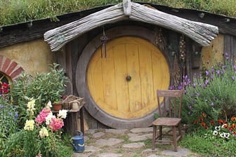 So wie das Filmset zum "Herr der Ringe" in Neuseeland soll auch das Hobbitdorf in Russland eines Tages aussehen. (Symbolbild)