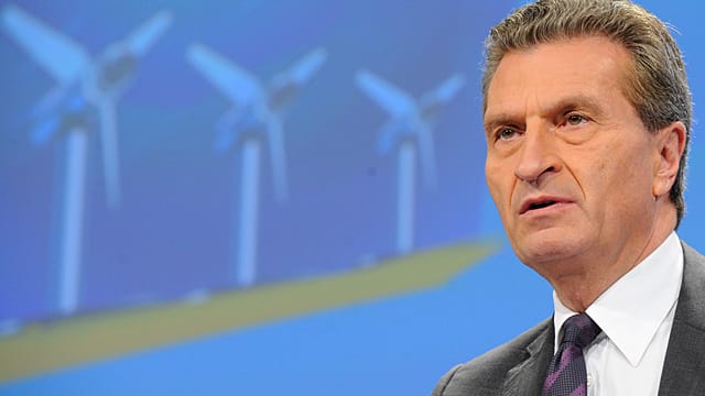 EU-Energiekommissar Günther Oettinger (CDU) befürwortet den Ausbau von Stromtrassen in Deutschland