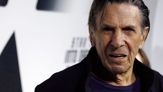 Leonard Nimoy rät seinen Fans: "Hört jetzt mit dem Rauchen auf."