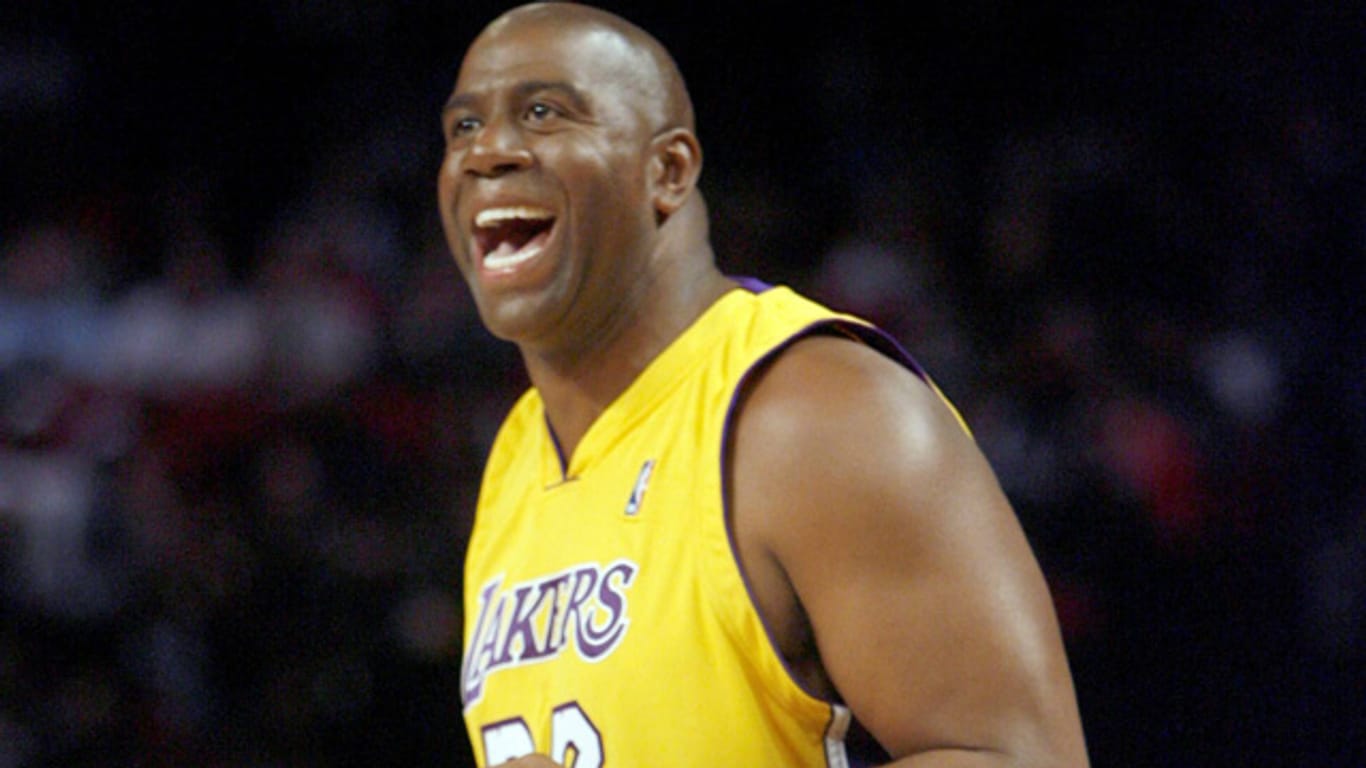 Lakers-Legende Earvin "Magic" Johnson im Trikot seines alten Vereins im Jahr 2006.
