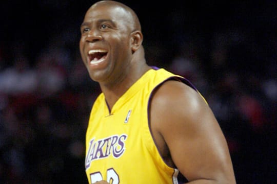 Lakers-Legende Earvin "Magic" Johnson im Trikot seines alten Vereins im Jahr 2006.