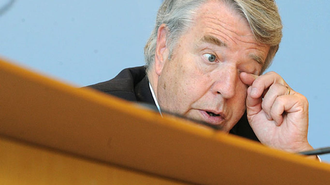 Ex-CDU-Schatzmeister Helmut Linssen will seine Posten bei der RAG-Stiftung behalten