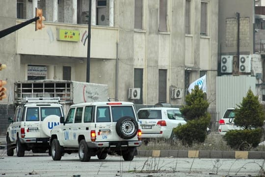 UN-Konvoi auf dem Weg nach Homs
