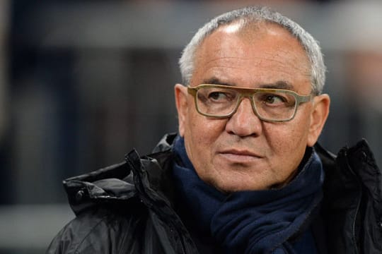 Felix Magath tritt vorerst nicht die Nachfolge von HSV-Trainer Bert van Marwijk an.
