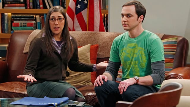 Sensation bei "The Big Bang Theorie": Amy (Mayim Bialik) und Sheldon (Jim Parsons) geben sich zum ersten Mal einen Kuss.