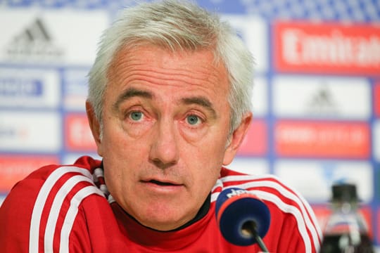 Lediglich zwei Minuten dauerte die Pressekonferenz der etwas anderen Art von Bert van Marwijk.