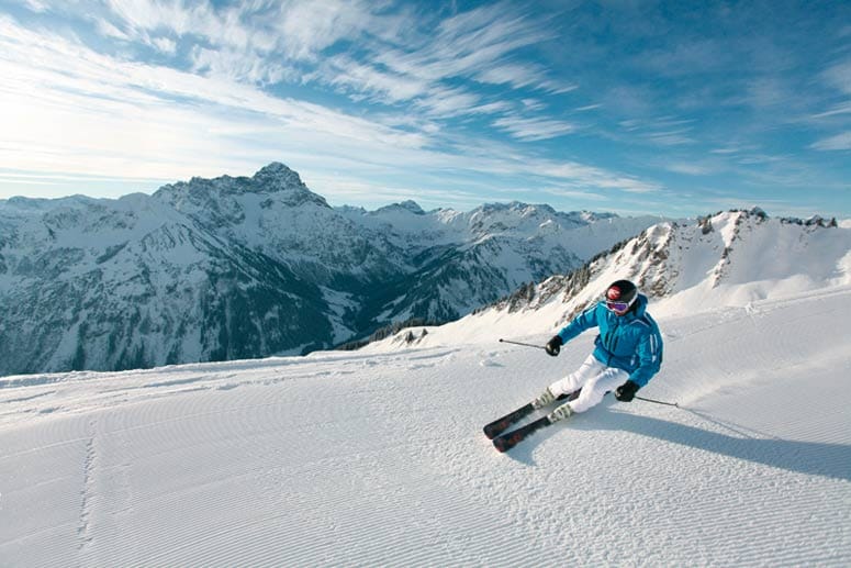 Im Kleinwalsertal herrschen beste Skibedingungen beim Sonnenskilauf.