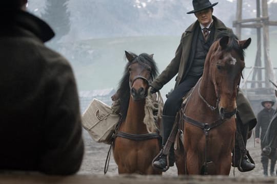 "Das finstere Tal": Alpen-Western mit Tobias Moretti und Sam Riley