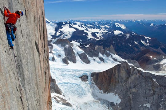 David Lama am Cerro Torre in Patagonien.