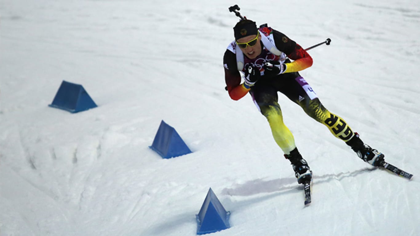 Erik Lesser beim 20 Kilometer Biathlon-Rennen der Herren.