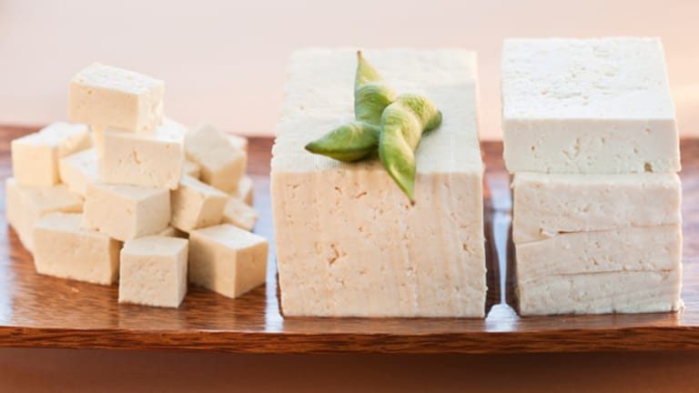 Tofu findet insbesondere als Fleischersatz Verwendung.