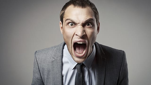 Psychopathische Chefs sind meist impulsiv und demotivieren durch ihr Verhalten die Mitarbeiter. Psychopathische Chefs sind meist impulsiv und demotivieren durch ihr Verhalten die Mitarbeiter.