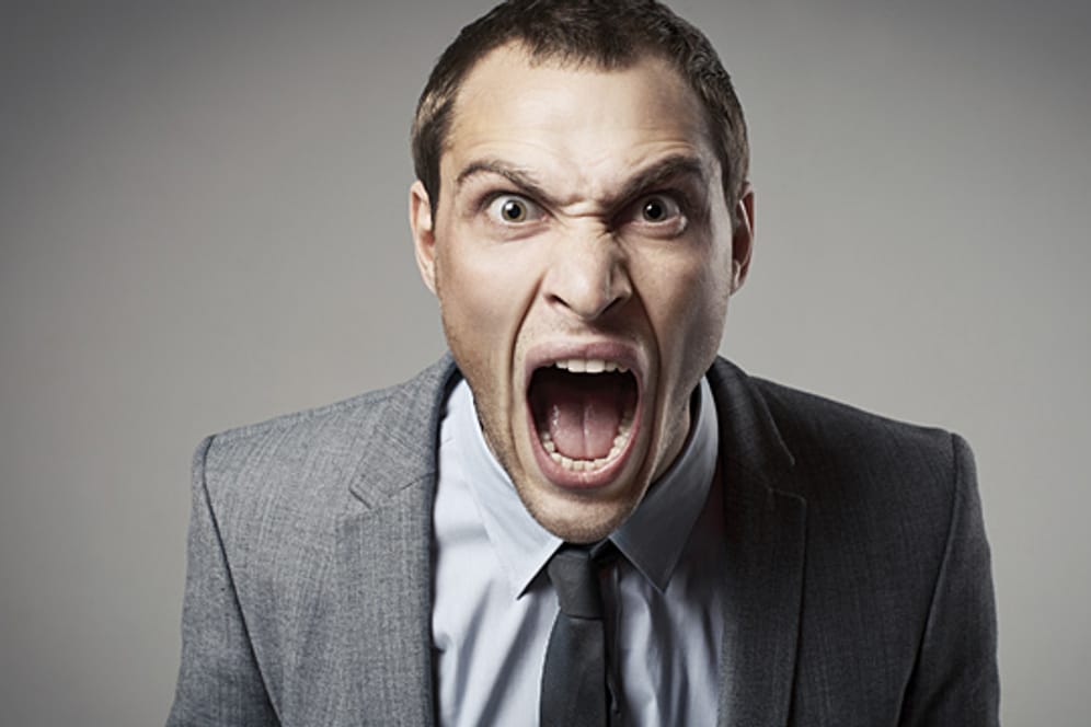 Psychopathische Chefs sind meist impulsiv und demotivieren durch ihr Verhalten die Mitarbeiter.