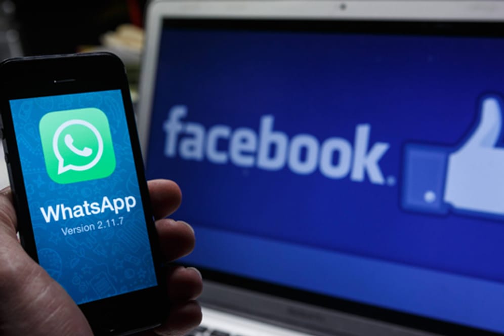 Facebook kauft WhatsApp, was viele Nutzer zu anderen Diensten wechseln lässt.