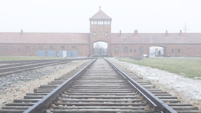 Im Konzentrationslager in Auschwitz haben die Nazis mehr als eine Millionen Menschen umgebracht.