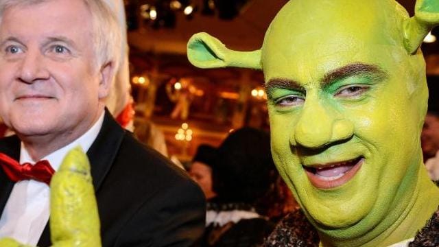 Markus "Shrek" Söder und Horst Seehofer bei der Frankenfastnacht.
