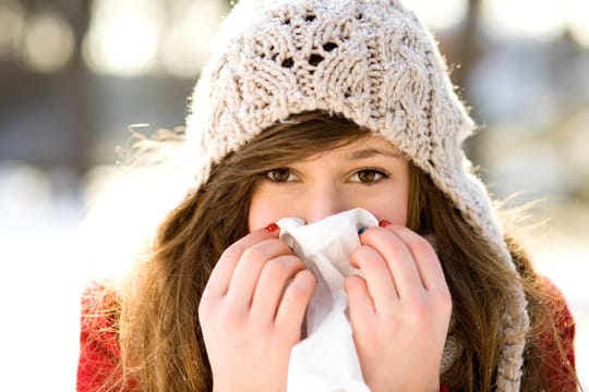 Auch im Winter kann es zu Pollenflug kommen und den Heuschnupfen in den Wintermonaten auslösen