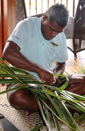 Nützliches aus Naturmaterial: Aus Palmenblättern flechten die Einheimischen Körbe, Hüte und Kochzubehör.