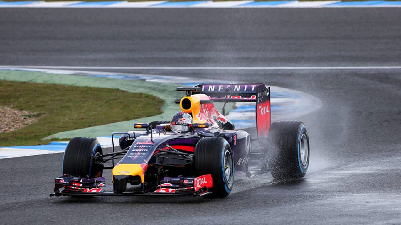 Auf der Suche nach Geschwindigkeit: Sebastian Vettel ist in seinem Red Bull derzeit so langsam, dass er den Saisonstart verpassen könnte.