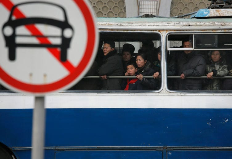 Oder nehmen den Bus. Oder nehmen den Bus.