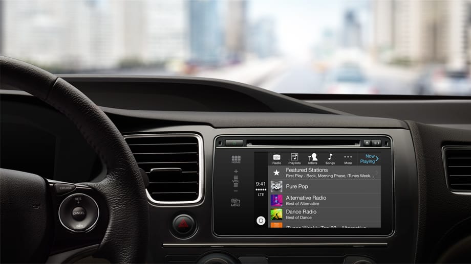 CarPlay erlaubt dem Fahrer den Zugriff auf seine Musiksammlung aber auch auf Dienste wie Spotify.