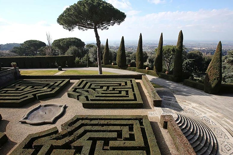 Die Gärten der Päpstlichen Sommerresidenz Castel Gandolfo bei Rom sind ab sofort für Besucher zugänglich.