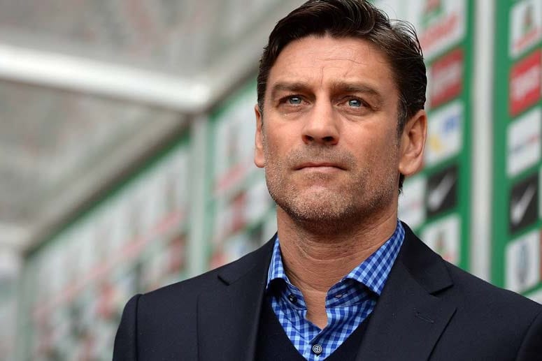 Nach der Rechnung von Oliver Kreuzer braucht der HSV noch fünf Siege für den Klassenerhalt.