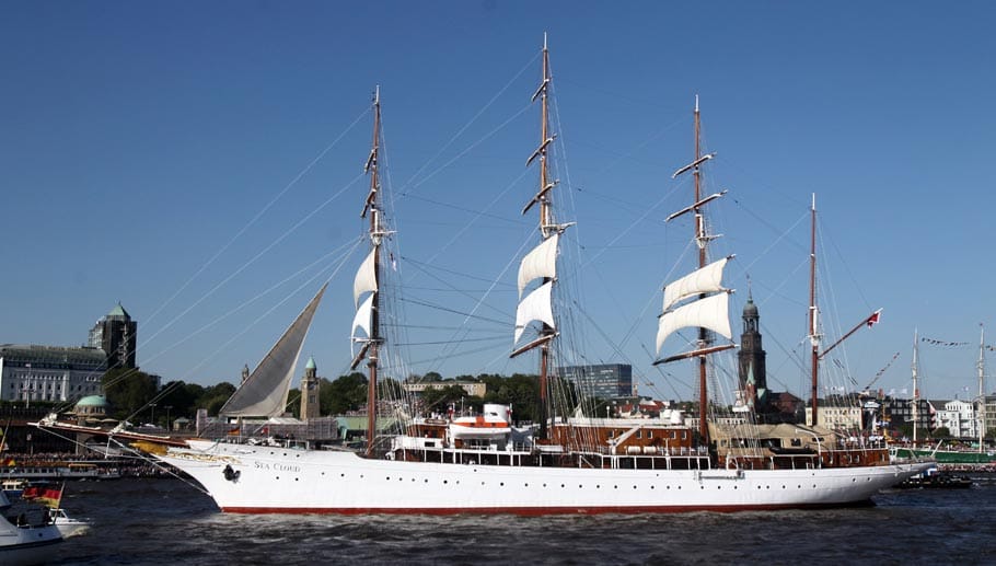 Abenteuer und Luxus zugleich verspricht eine Transatlantik-Reise mit dem historischen Segelschiff "Sea Cloud". Vom 29. November bis 15. Dezember 2014 fährt sie von Las Palmas (Gran Canaria) nach Bridgetown.