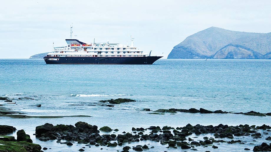 Nicht viele Schiffe steuern die Galapagos-Inseln an. Dazu gehört die "Silver Galapagos" von Silversea Cruises.