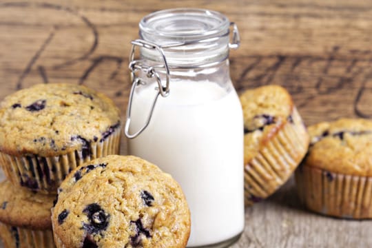 Verwenden Sie Buttermilch für Ihren nächsten Muffinteig