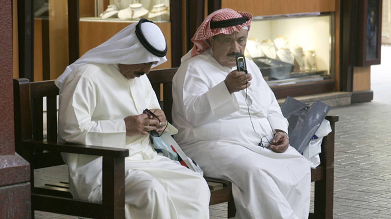 Araber mit Handy